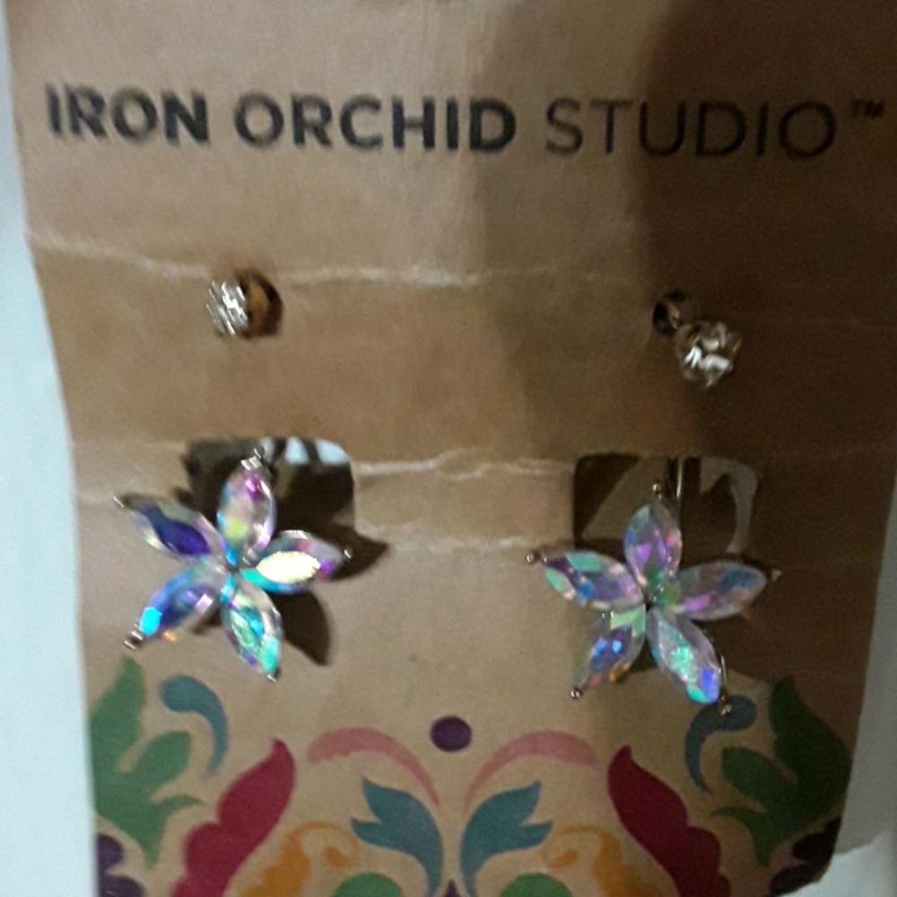 Flower dangle earrings and small diamond studs